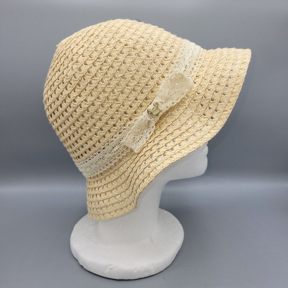 Disney Hat Cloche Weaved Ivory Bell Shape Close Fitting Mickey Bow